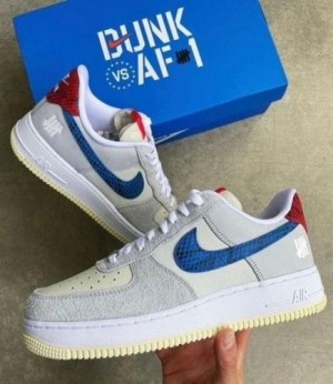 Nikee AIRFORCE 1 LOW UNDEFEATED 5 ON IT