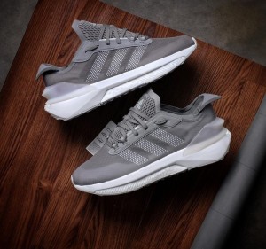 S avryn trainer wolf grey