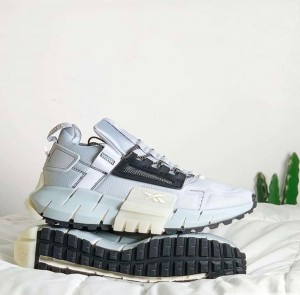 REEBOK ZIG Kinetica GREY