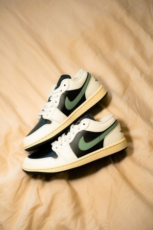 Nike Air Jordan Retro 1 Low Jade Smoke