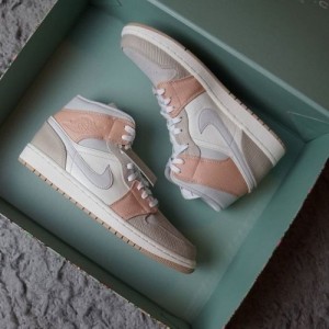 .Nik_ee Air Jordan Retro 1 Mid Milan fix