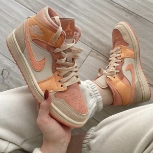 Nike jordan retro 1 Apricot Orange for her