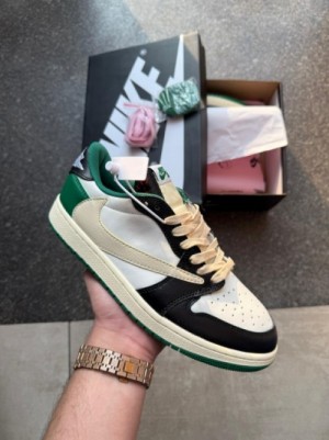 Nikee Air Jordan 1 Travis scott Pine Green SEMI UA Nikee Air Jordan 1 Travis scott Pine Green SEMI UA