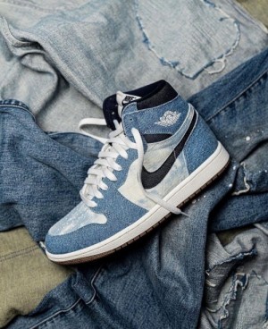 Air Jordan 1 Retro High OG Denim