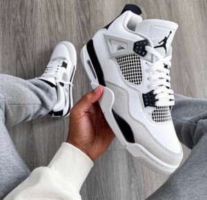 jordan retro 4 MILITARY BLACK