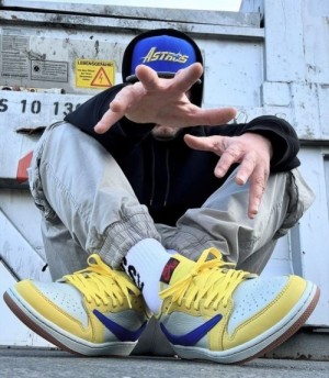 jorda n 1 low Travis Scott canary yellow with extra lace As2 jorda n 1 low Travis Scott canary yellow with extra lace As2