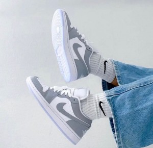 Air_Jordan Retro 1 Low Wolf Grey Womens Shoes 