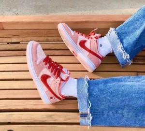 Nike SB dunk Low pro QS Strangelove