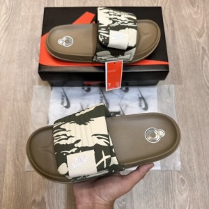 Nike Offcourt Adjust camo beige olive green slides