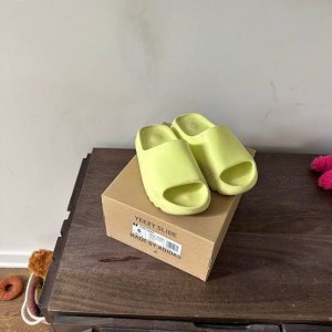 A didass Yeezy Slide Green Glow UA Quality