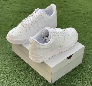 Nikee Airforce 1 1st leather UA Womens