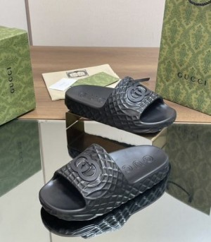 interlocking g black premium slide os