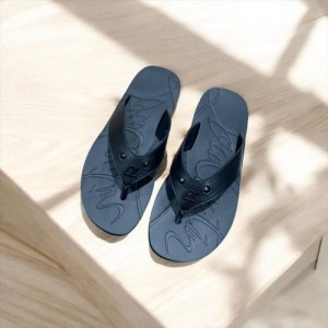 CHRISTIAN LOUBOTIN PREMIUM LEATHER SLIDE os