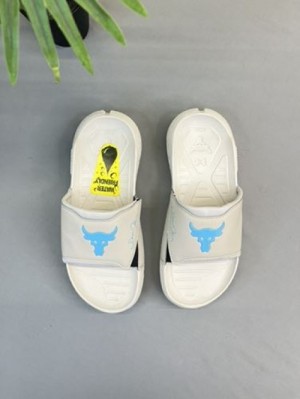 UNDER ARMOUR PROJECT ROCK 3 BIEGE