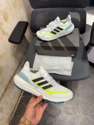 Adida s ULTRABOOST Yellow Blue