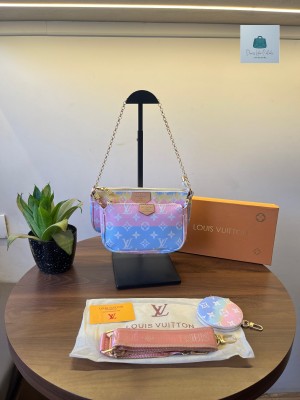 Louis Vuitton Premium Pochete Pink Belt