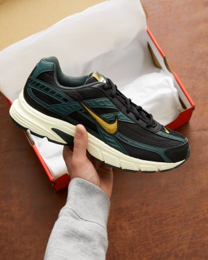 Nikee Initiator Black Bronzine Vintage Green