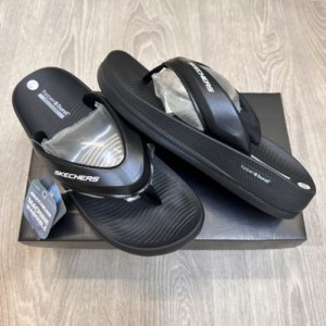 Skecherss Hyper Burst Slippers