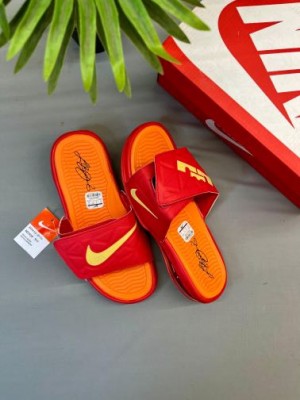 NIKEE AIR LEBRON SLIDE