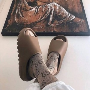 yeezy slides earth brown hs yeezy slides earth brown hs