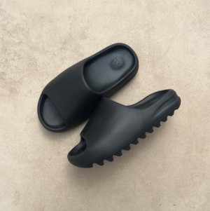 yeezy slides black yeezy slides black