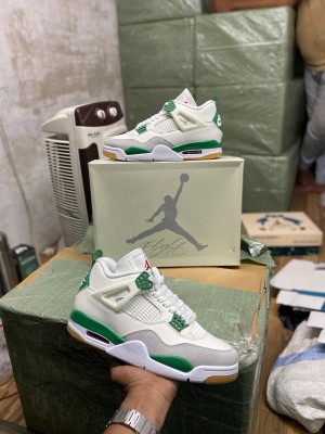 AIR JORDAN 4 RETRO SB PINE GREEN UA QUALITY Fix AIR JORDAN 4 RETRO SB PINE GREEN UA QUALITY Fix