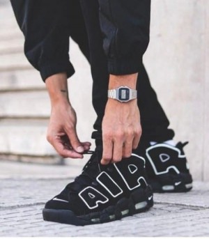 air uptempo black white