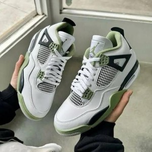 jordan retro 4 seafoam