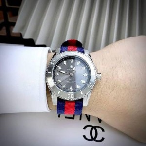 GUCCI DIVE RED BLUE FABRIC STRAP QUARTZ A117