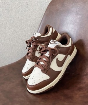 WMN NIK SB DUNK LOW CACAO