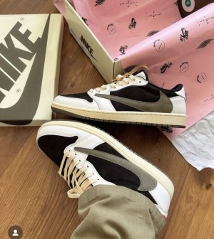 Air Jordan Retro 1 X Travis Scott Olive Green Semi ua