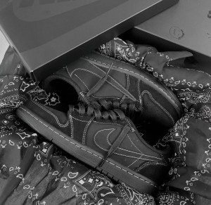 Nikee Air Jordan Retro 1 Low X Travis Scott Phantom