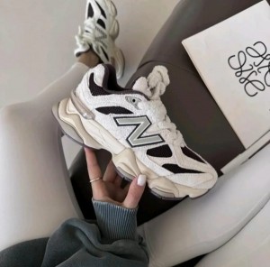 New Ba lance 9060 beige brown