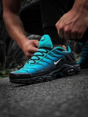 Nikee Airmax Plus TN Aqua Fade Nikee Airmax Plus TN Aqua Fade