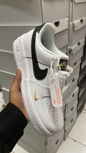 Ni ke airforce 1 golden mini swoosh