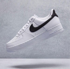 Ni ke airforce 1 low white black swoosh