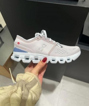 On Running Cloud X 4 Silver Chambray