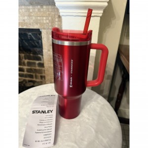 Starbucks x Stanley The Quencher H2.0 Flowstate Tumbler 40 OZ Red
