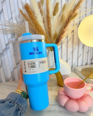 Stanley The Quencher H2.0 Flowstate Tumbler 40 OZ Light Blue