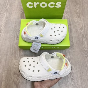 croc.s classic hiker ikat white yellow clogs