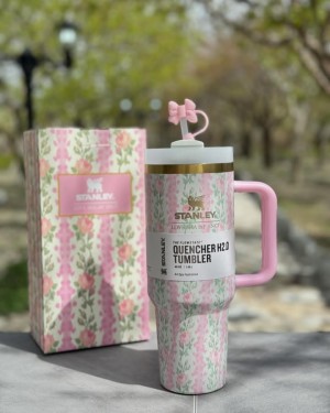 Stanley x LoveShackFancy Flowstate Quencher 40 oz Pink Floral
