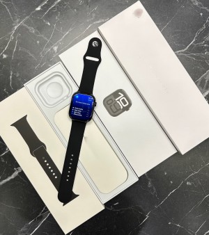 I WATCH SERIES 10 BLACK WITH 3 BELTS