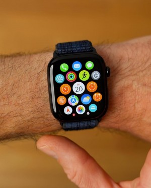 I WATCH SERIES 10 NIIKE EDITION WITH 3 BELTS