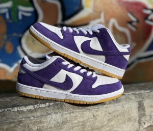 NIKEE SB DUNK LOW COURT PURPLE SUEDE