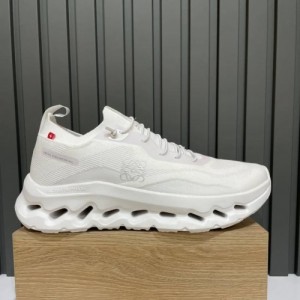 Loewe X On Cloud Tilt White