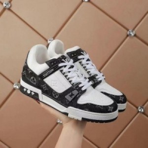 Louis Vuitton Trainer Sneaker Black