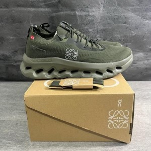 On Cloud Running Cloudtilt LOEWE Khaki Green