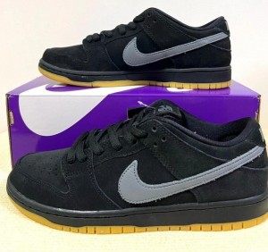 sb dunk low fog black gum top quality witg og box