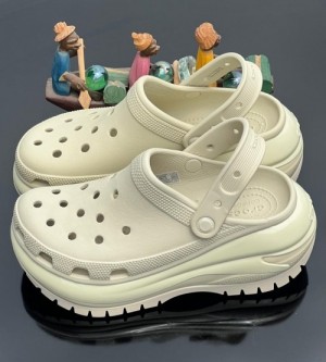 Crocss Mega Crush Classic Clog Bone