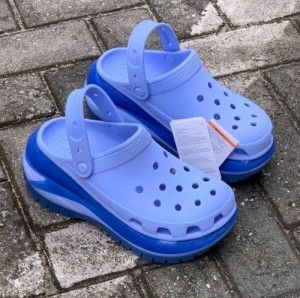 crocss mega crush classic clog purple